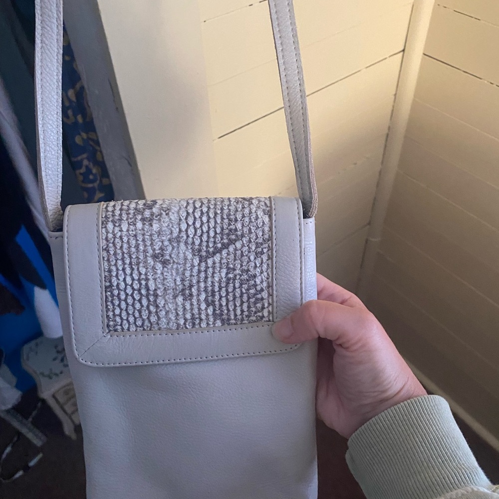 MOLLY G Elegant Cream Shoulder Bag